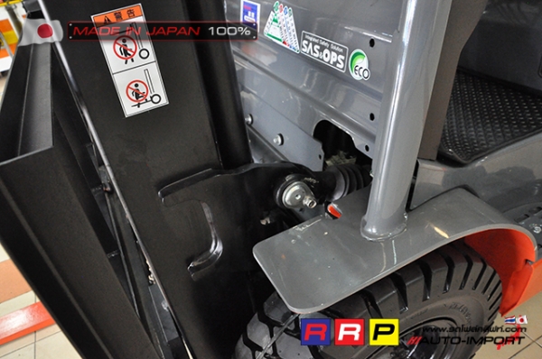 ขายรถโฟล์คลิฟท์มือสอง TOYOTA รุ่น 8FD25-30780 นำเข้าจากประเทศญี่ปุ่น 100\% ไม่เคยใช้งานในไทย