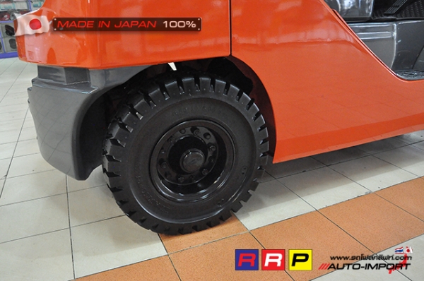 ขายรถโฟล์คลิฟท์มือสอง TOYOTA รุ่น 8FD25-30780 นำเข้าจากประเทศญี่ปุ่น 100\% ไม่เคยใช้งานในไทย