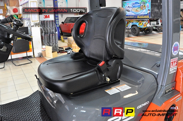 ขายรถโฟล์คลิฟท์มือสอง TOYOTA รุ่น 8FD25-30780 นำเข้าจากประเทศญี่ปุ่น 100\% ไม่เคยใช้งานในไทย