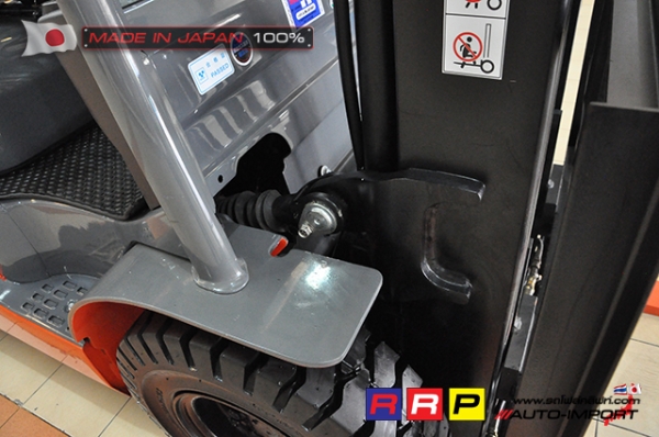 ขายรถโฟล์คลิฟท์มือสอง TOYOTA รุ่น 8FD25-30780 นำเข้าจากประเทศญี่ปุ่น 100\% ไม่เคยใช้งานในไทย