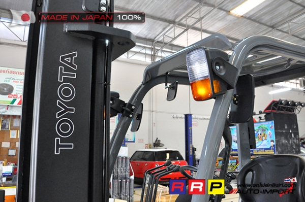ขายรถโฟล์คลิฟท์มือสอง TOYOTA รุ่น 8FD25-30780 นำเข้าจากประเทศญี่ปุ่น 100\% ไม่เคยใช้งานในไทย