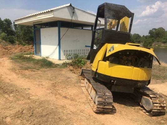 KOMATSU PC 30 KOMATSU PC 30