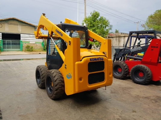 บ็อบแคท KOMATSU 714 สวยรุ่นใหม่ล่าสุด ระบบควมคุมคอนโทลน้ำมัน เร็วแรงสุดใจ เครื่องยนต์KOMATSU4สูบ ทำงาน2000HR. ราคา425,000บาท สนใจติดต่อเบอรํ 081-8416818 083-4355829 รับรองคุณภาพ ติดต่อสอบถามได้ที่  กดไปที่ลิ้งค์้เพื่อสอบถาม Line: https://line.me/R/ti