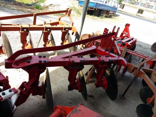 ขายผานบุกเบิก ขนาดใบ 20 ยี่ห้อ HUI อุปกรณ์ครบ พร้อมใช้งาน  ราคา 14,500 บาท  สนใจสอบถาม 084-9997463