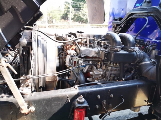 สิบล้อพื้นเรียบ 195 แรง กระบะยาว6เมตร เครื่องดี คัสซีสวยครับ ราคา 850,000 ต่อรองได้ 090-550-9908โอม