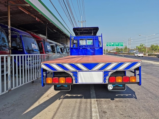 สิบล้อพื้นเรียบ 195 แรง กระบะยาว6เมตร เครื่องดี คัสซีสวยครับ ราคา 850,000 ต่อรองได้ 090-550-9908โอม
