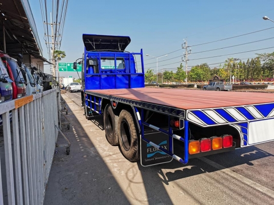 สิบล้อพื้นเรียบ 195 แรง กระบะยาว6เมตร เครื่องดี คัสซีสวยครับ ราคา 850,000 ต่อรองได้ 090-550-9908โอม