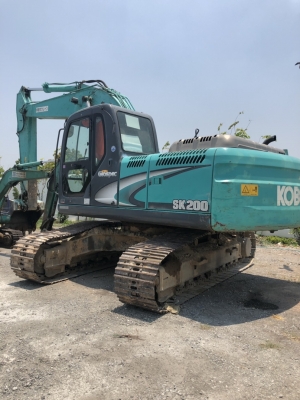 รถแบคโฮ KOBELCO SK200 หมายเลขเครื่องยนต์ JO5E รถพร้อมใช้งาน