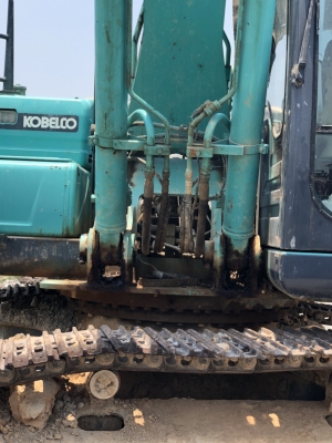 รถแบคโฮ KOBELCO SK200 หมายเลขเครื่องยนต์ JO5E รถพร้อมใช้งาน