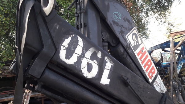 ขายเครนพับ HIAB190 8 ตัน +บุ้งกี้ นำเข้า 390000 บาท โทร084-5424150 line id : rapinzat