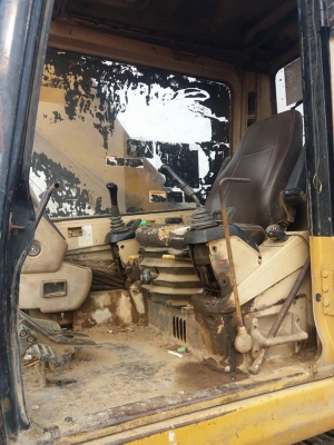 ขายรถ แบคโฮ CAT 320V2พภาพพร้อมไช้เอกสารทะเบียน