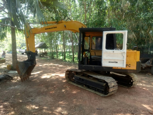 มี VDO ให้ชม.แบคโฮKOMATSU PC60-1 สภาพสวยพร้อมใช้ราคา 290,000