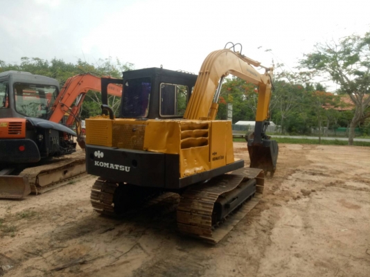 มี VDO ให้ชม.แบคโฮKOMATSU PC60-1 สภาพสวยพร้อมใช้ราคา 290,000