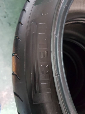 ยางขอบ19​ 245/40R19 PIRELLI​ P ZERO ชุด​4​ เส้น​​ 3800​ บาท​โทร.0814273941​