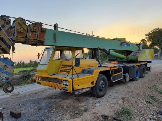 เครน KOBELCO 20 ตัน