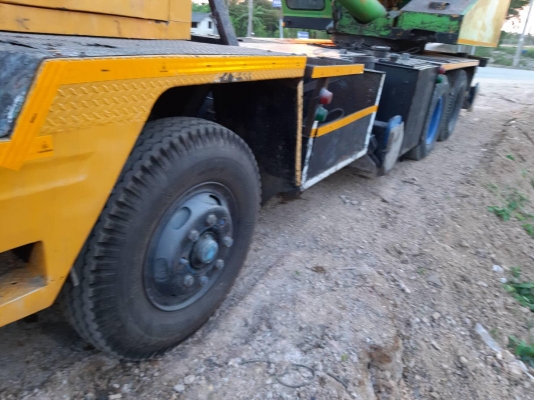 เครน KOBELCO 20 ตัน