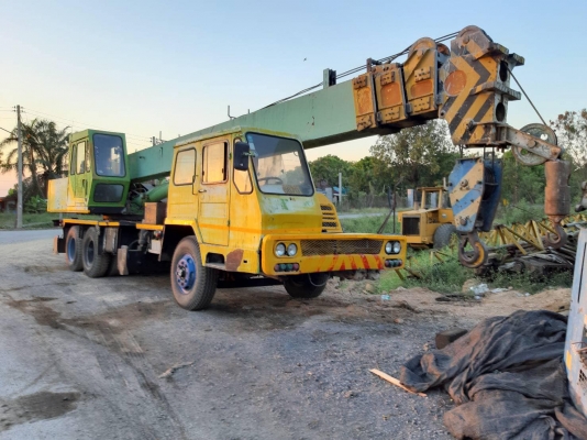 เครน KOBELCO 20 ตัน