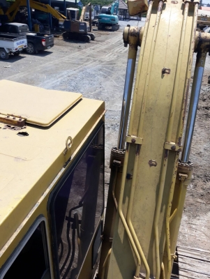 Komatsu PC 100-3 ซีเรียลสูง 20,&times;&times;&times; ตัวเดินขอบหนา เครื่องดี ปั๊มแรง แอร์ บูมไม่ร้าว ปุ้งกี๋สวย เอวแน่น ช่วงล่างดี ใบแทรก 70 cm โซ่สวย เฟรมหนา ลอนเลอร์ไม่แตก ตัวเดินเงียบ เอกสารใบซื้อขาย