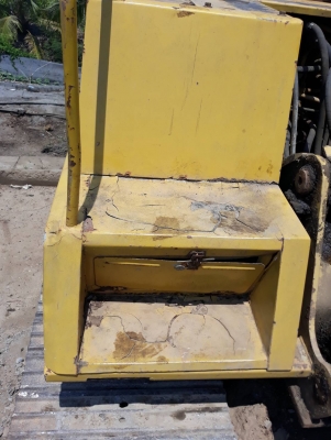 Komatsu PC 100-3 ซีเรียลสูง 20,&times;&times;&times; ตัวเดินขอบหนา เครื่องดี ปั๊มแรง แอร์ บูมไม่ร้าว ปุ้งกี๋สวย เอวแน่น ช่วงล่างดี ใบแทรก 70 cm โซ่สวย เฟรมหนา ลอนเลอร์ไม่แตก ตัวเดินเงียบ เอกสารใบซื้อขาย