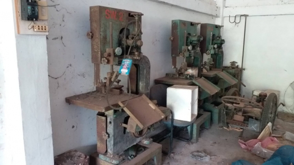 ขายเลื่อยสายพานโค้ง3ตัวๆละ20000คับ