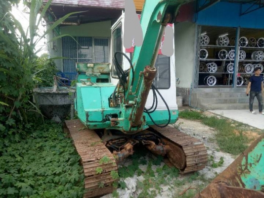 ขายแบคโฮ KOMATSU PC40-3 ตัวเดินรุ่น1 ราคา180,000