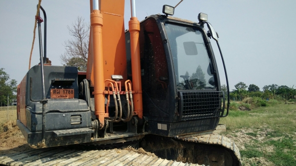 ขาย แบคโฮ HITACHI ZX200-5G ปี 55 เล่มทะเบียนครบ ใช้งาน 9,000 ชม. รถสวยเต็มทุกระบบ แอร์หนาว ราคาคุยกันได้ครับ ขาย แบคโฮ HITACHI ZX200-5G ปี 55 เล่มทะเบียนครบ ใช้งาน 9,000 ชม. รถสวยเต็มทุกระบบ แอร์หนาว ราคาคุยกันได้ครับ