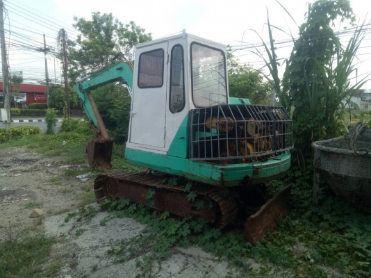 ขายแบคโฮ KOMATSU PC40-3 ตัวเดินรุ่น1 ราคา 180,000