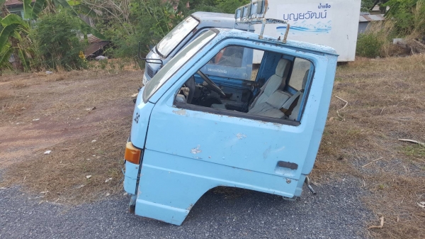 ขายยกคู่ 14,000 บาท หัวเก๋ง ISUZU NKR และ KS ราคาต่อรองได้ครับ