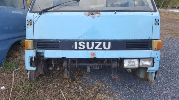 ขายยกคู่ 14,000 บาท หัวเก๋ง ISUZU NKR และ KS ราคาต่อรองได้ครับ