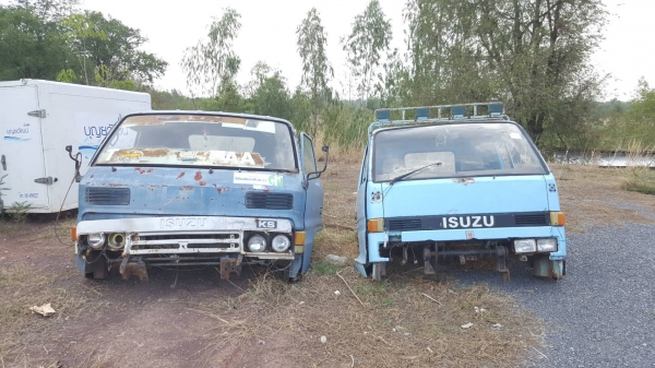 ขายยกคู่ 14,000 บาท หัวเก๋ง ISUZU NKR และ KS ราคาต่อรองได้ครับ