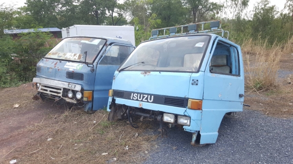 ขายยกคู่ 14,000 บาท หัวเก๋ง ISUZU NKR และ KS ราคาต่อรองได้ครับ ขายยกคู่ 14,000 บาท หัวเก๋ง ISUZU NKR และ KS ราคาต่อรองได้ครับ