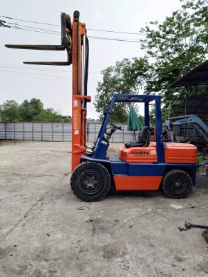 รถฟอร์คลิฟต์ TOYOTA 5FD35 รถเก่านอกนำเข้า ยังไม่เคยใช้งานในไทย ยก 3.5 ตัน ยกสูง 3 เมตร สภาพดี พร้อมใช้งาน มีเอกสารใบอินวอยซ์