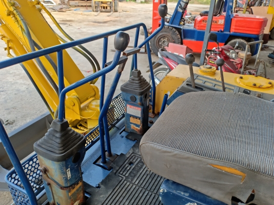 รถแบคโฮ KOMATSU PC20-6 รถเก่านอกนำเข้า ยังไม่เคยใช้งานในไทย ชม.ทำงานน้อย เครื่องดี ปั๊มดี แท็กยางใหม่ สภาพดีพร้อมใช้งาน มีเอกสารใบอินวอยซ์