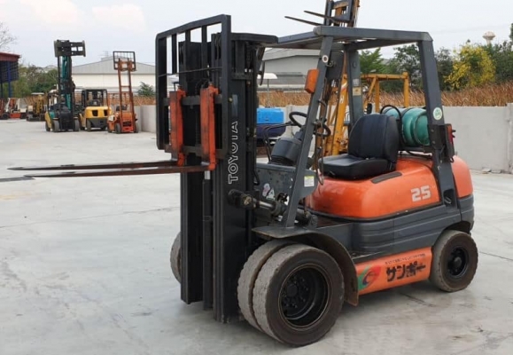 รถโฟล์คลิฟเก่านอกยีห้อ TOYOTA 6FG-25 ยกได้ 2.5ตัน เสา3ท่อน ยกสูง4.5เมตร @175,000บาท ยกจริงให้ดูจริงหนักยกรถ2.5ตันได้สบายๆ รถนอกสวยๆนำเข้ายังไม่เคยใช้งานในเมืองไทยเลย รถรุ่นใหม่เคื่องเบนซิน4สูบ รถตัวใหม่ติดแก็สมาจากเมือนนอกสุดประหยัด แล้วเกียธรรมด รถโฟล์คลิฟเก่านอกยีห้อ TOYOTA 6FG-25 ยกได้ 2.5ตัน เสา3ท่อน ยกสูง4.5เมตร @175,000บาท ยกจริงให้ดูจริงหนักยกรถ2.5ตันได้สบายๆ รถนอกสวยๆนำเข้ายังไม่เคยใช้งานในเมืองไทยเลย รถรุ่นใหม่เคื่องเบนซิน4สูบ รถตัวใหม่ติดแก็สมาจากเมือนนอกสุดประหยัด แล้วเกียธรรมด