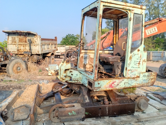 ตัดอะไหล่ขาย มีตัวเดิน 4 สาย มีระบบเต่า-กระต่าย /ผาน /หัวเก๋ง /มอเตอร์สวิง ตัดจากรถนอก ใส่PC40, 45, 50