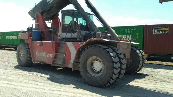 รถยกตู้คอนเทนเนอร์ ขนาด 45 ตัน ไมล์ 2100 ชม.ราคา 6500000