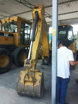 ขายรถตักหน้าขุดหลัง CAT ราคา 780000
