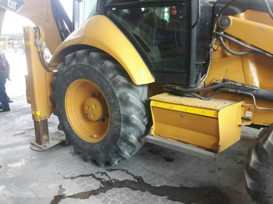 ขายรถตักหน้าขุดหลัง CAT ราคา 780000