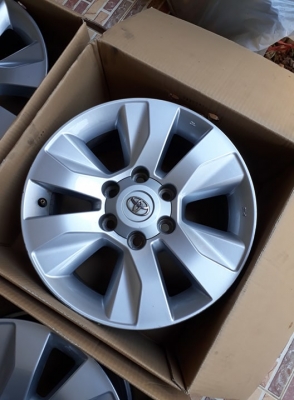 ล้อเดิมรีโว่ขอบ17 ชุด4วง5500บ.โทร0879050181.จัดส่งได้ทั่วไทย