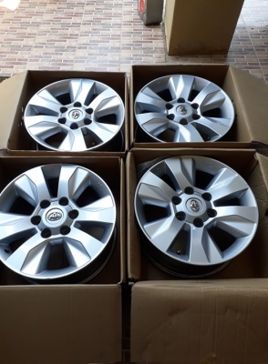 ล้อเดิมรีโว่ขอบ17 ชุด4วง5500บ.โทร0879050181.จัดส่งได้ทั่วไทย