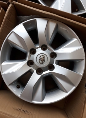 ล้อเดิมรีโว่ขอบ17 ชุด4วง5500บ.โทร0879050181.จัดส่งได้ทั่วไทย