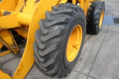 ขายรถตักล้อยาง KOMATSU 515 (สภาพดี) ขายรถตักล้อยาง KOMATSU 515 (สภาพดี)