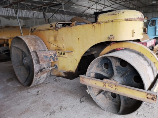 ขายเครื่องจักรหลายรายการ  แนะนำลูกค้ามีค่าคอมพ์ให้ครับ