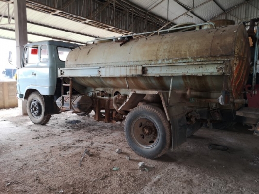 ขายเครื่องจักรหลายรายการ  แนะนำลูกค้ามีค่าคอมพ์ให้ครับ