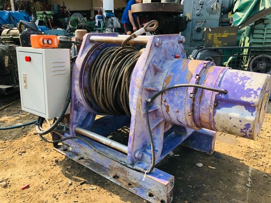 รอกกว้านสลิงไฟฟ้า COMEUP รุ่น CWG-30750 ยก 2200 kg มอเตอร์ 7.5 HP 380V สภาพสวยพร้อมใช้ รอกกว้านสลิงไฟฟ้า COMEUP รุ่น CWG-30750 ยก 2200 kg มอเตอร์ 7.5 HP 380V สภาพสวยพร้อมใช้