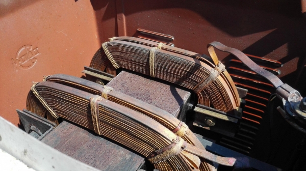 ตู้เชื่อมทองแดงแท้ ขนาด 300 Amp ไฟบ้าน 2 สาย 220V พร้อมใช้