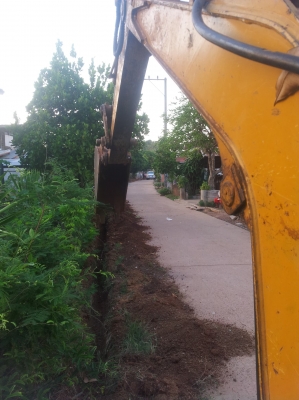 รถแบคโครสภาพดีพร้อมใช้งานโทร0972122957