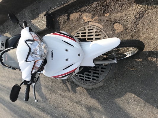 ขายรถปี61 Honda Wave110i เครื่องหัวฉีด ดิสเบรค รถพร้อมใช้ เอกสารเล่มทะเบียนครบ ม.เกษตร บางเขน กทม.ขา