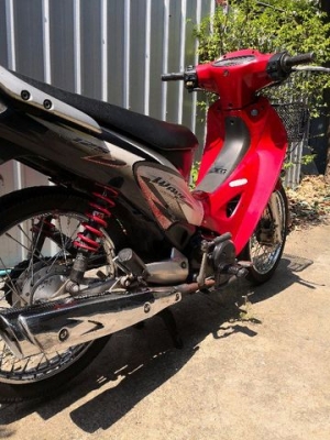 Honda wave 125S สีแดงดำ