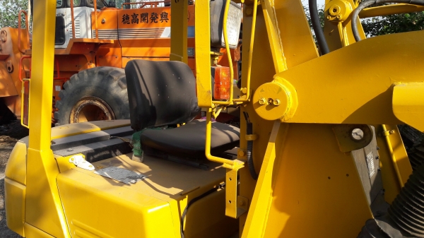 รถตักTCM SD10Z6 ดีเซล เกียร์ออโต้ ตัก 0.7 คิว เก่าญี่ปุ่นแท้ พร้อมใช้งานโทร 084-5424150